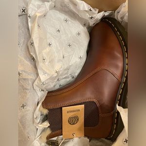 2976 Leonore Dr.Martens